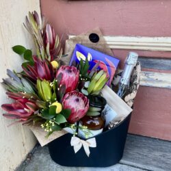 Native Gift Hamper Deluxe