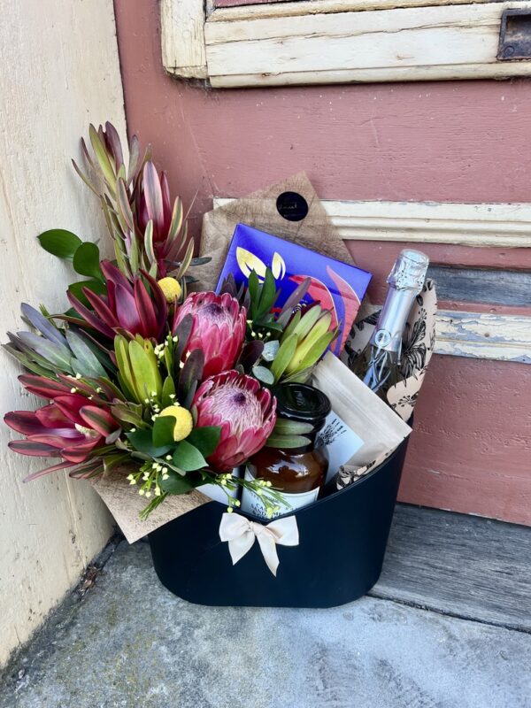 Native Gift Hamper Deluxe