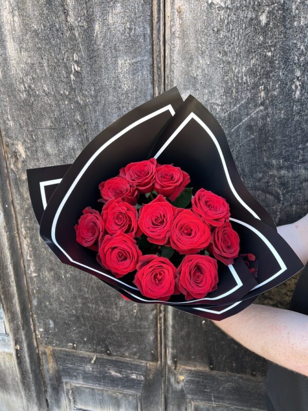 12 Premium Long Stem Red Roses