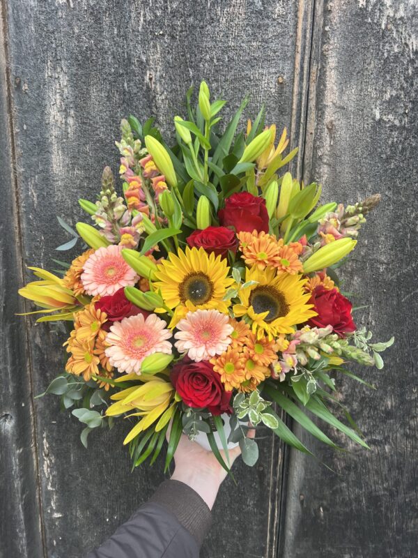 Bright & Cheerful Arrangement Deluxe